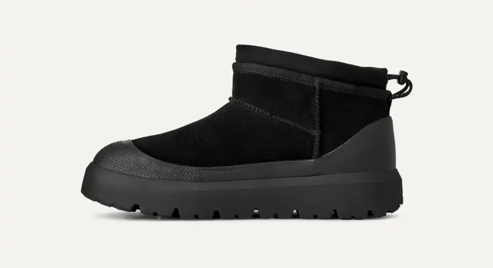 UGG H26 Boot — Black, view 3