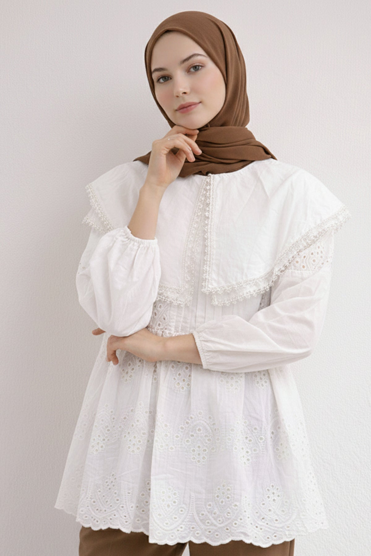 Peter Pan Collar Lace Tunic by NEOMODEST