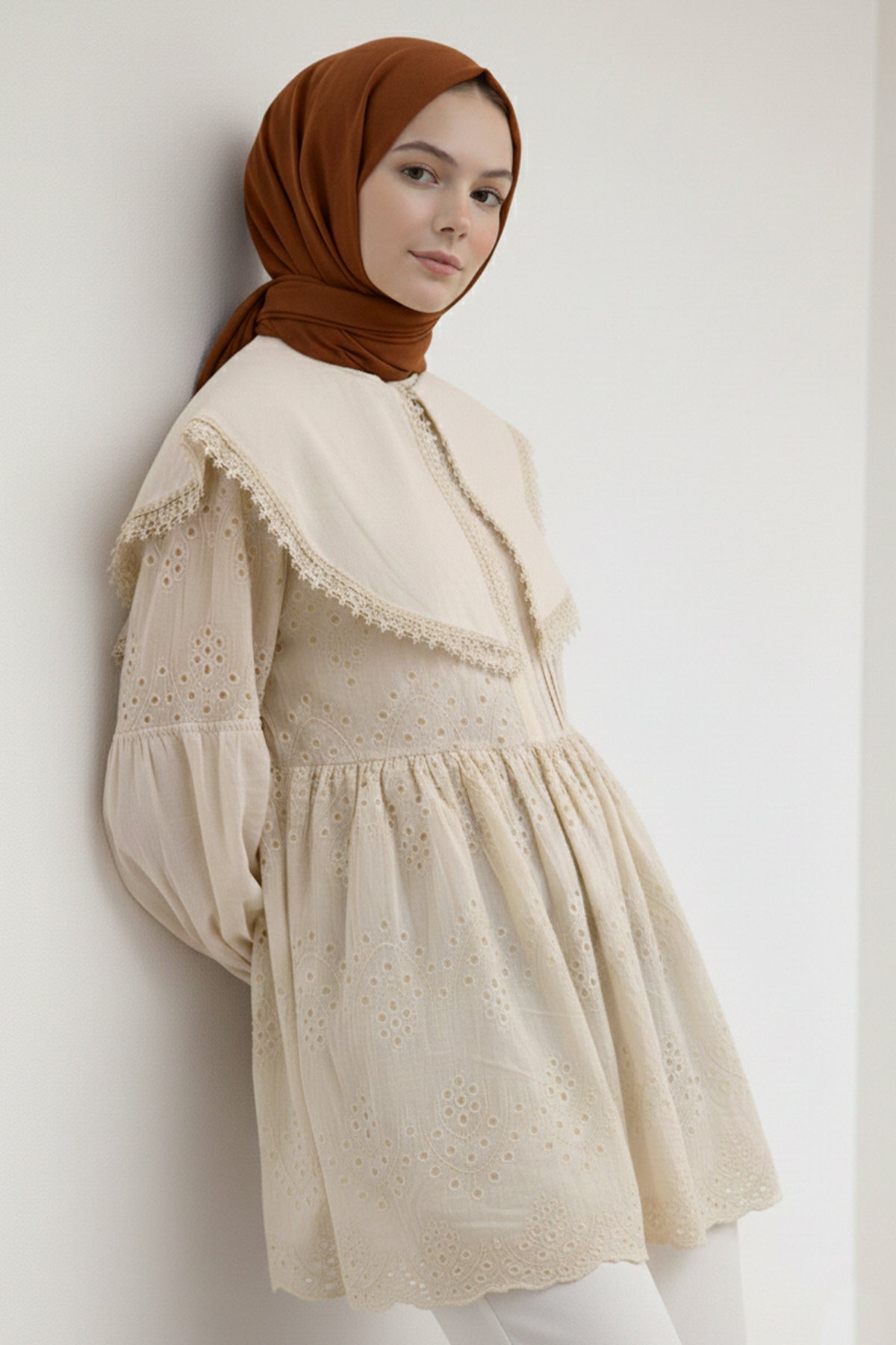 Peter Pan Collar Lace Tunic by NEOMODEST