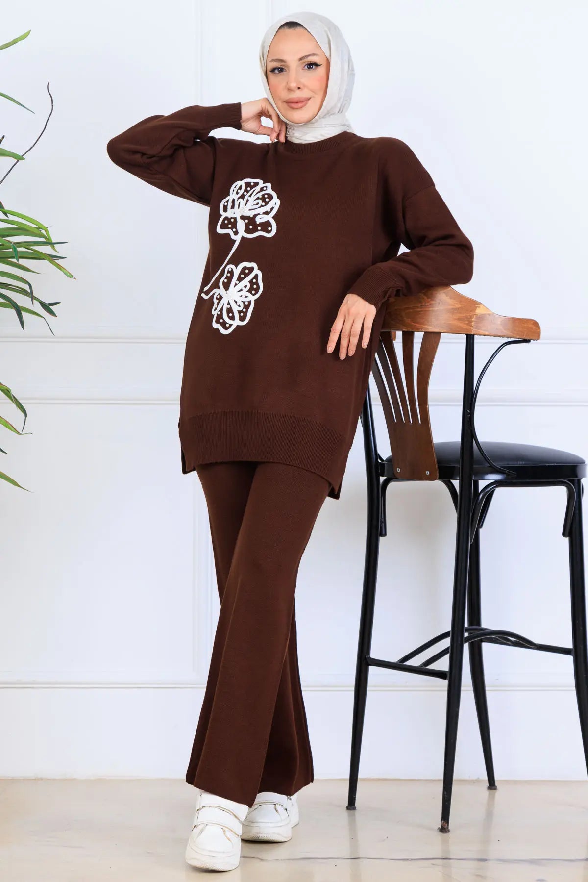 Knitwear Set With Embroidery Details, view 3