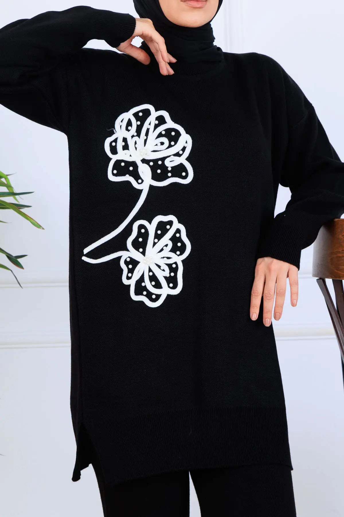 Knitwear Set With Embroidery Details, view 2