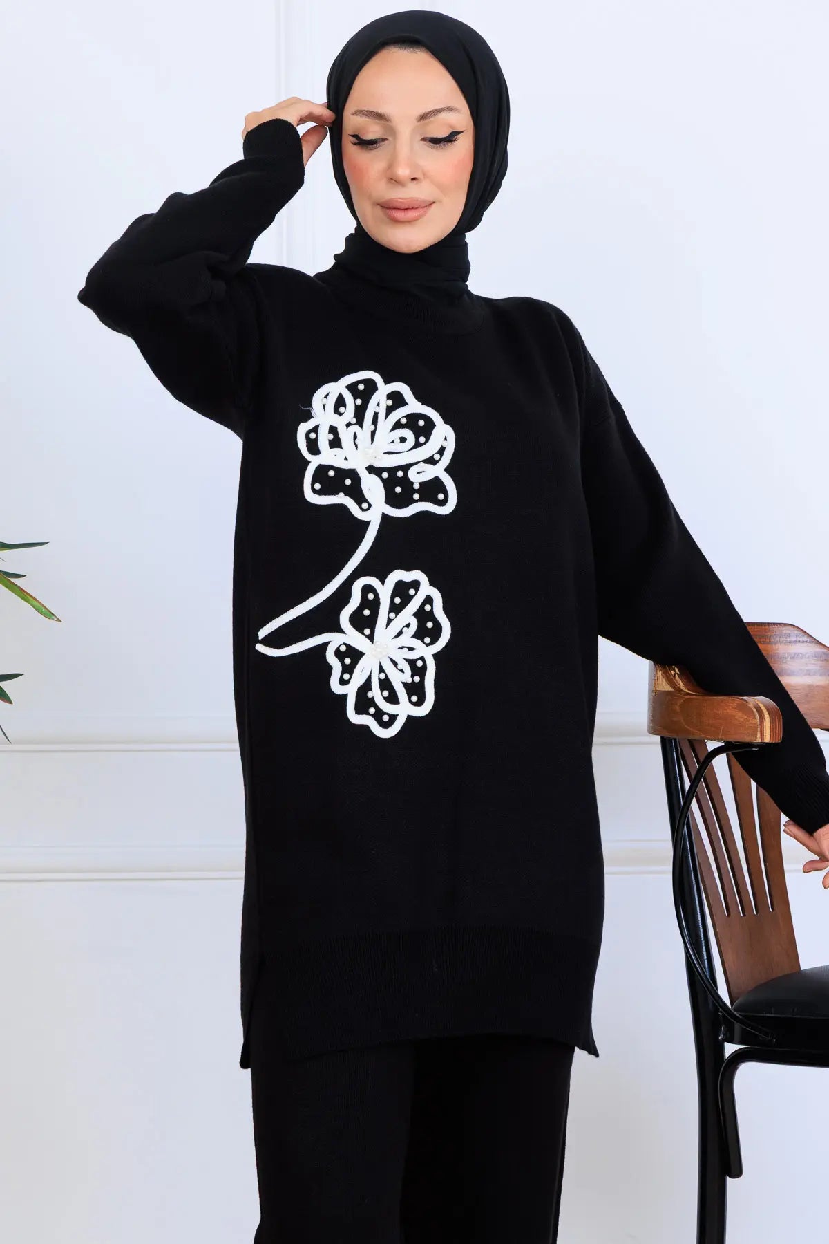 Knitwear Set With Embroidery Details, view 3