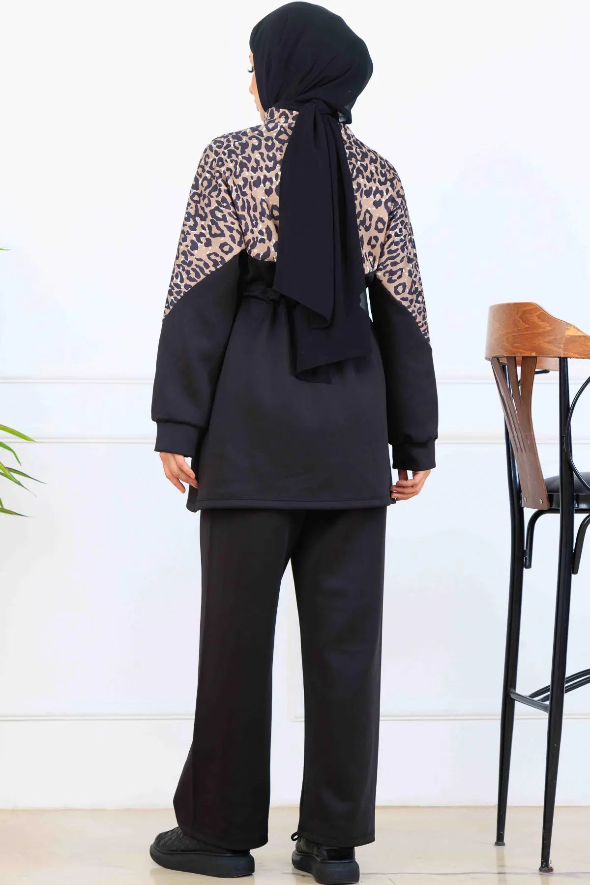 Leopard Patterned Scuba Two Piece Suit, view 5