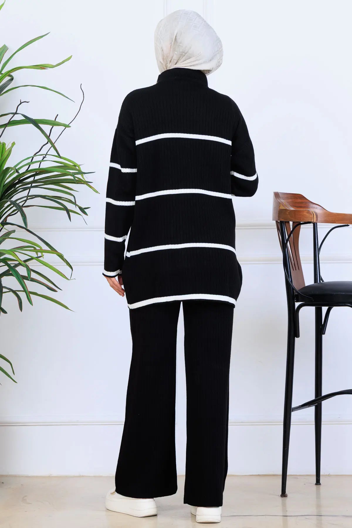 Ribbed Stripe-Detail Knitwear Suit, view 5