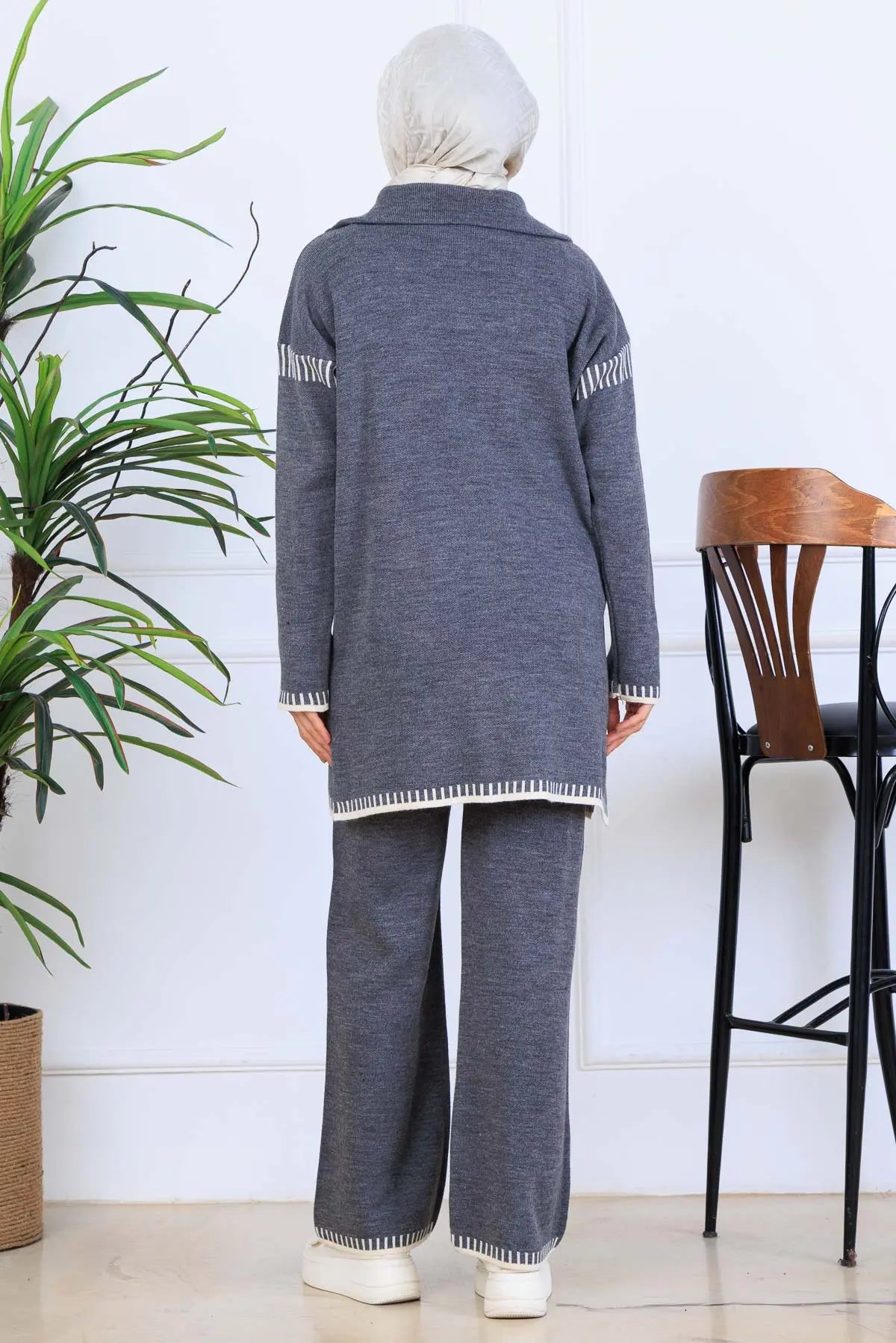 Zippered Collar Stripe-Detail Knitwear Suit, view 5