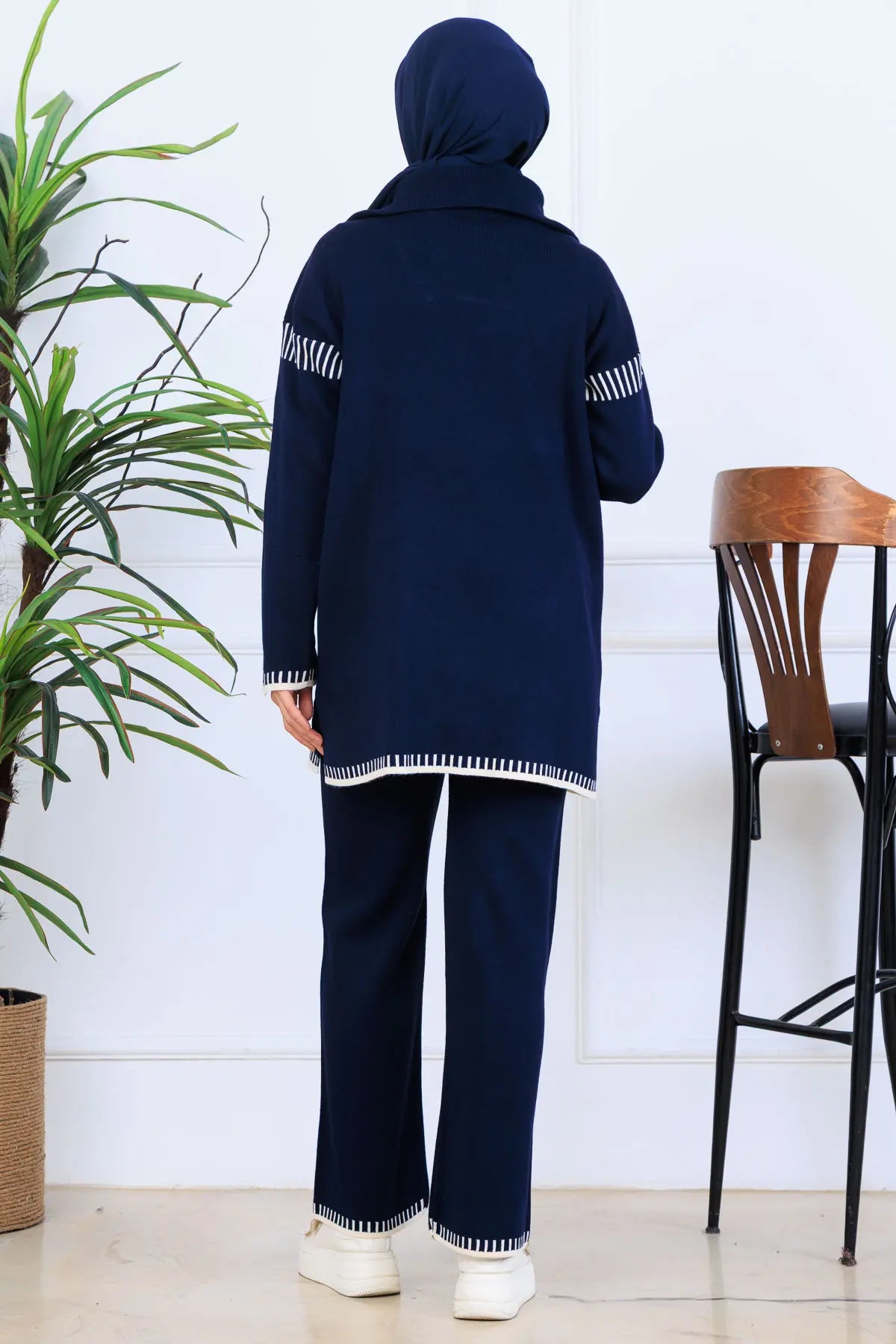 Zippered Collar Stripe-Detail Knitwear Suit, view 4