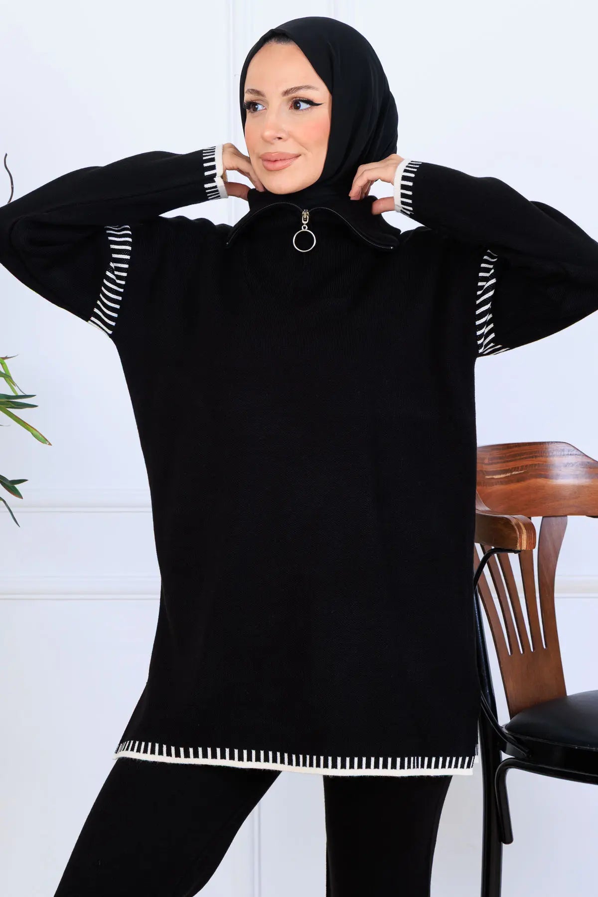 Zippered Collar Stripe-Detail Knitwear Suit, view 3