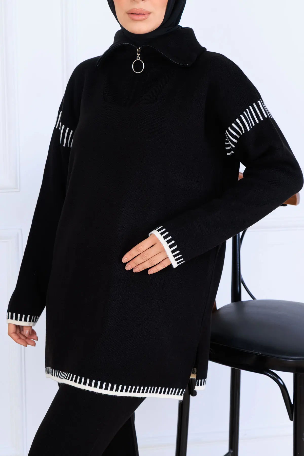 Zippered Collar Stripe-Detail Knitwear Suit, view 4