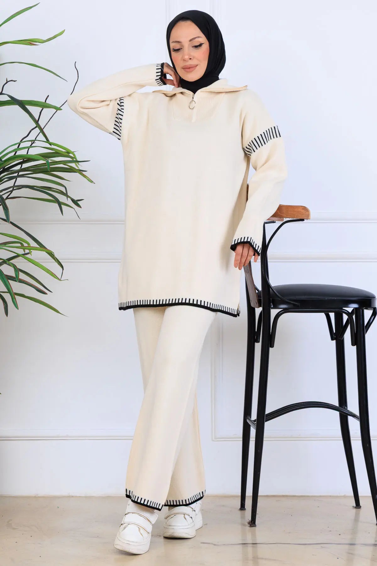 Zippered Collar Stripe-Detail Knitwear Suit, view 3