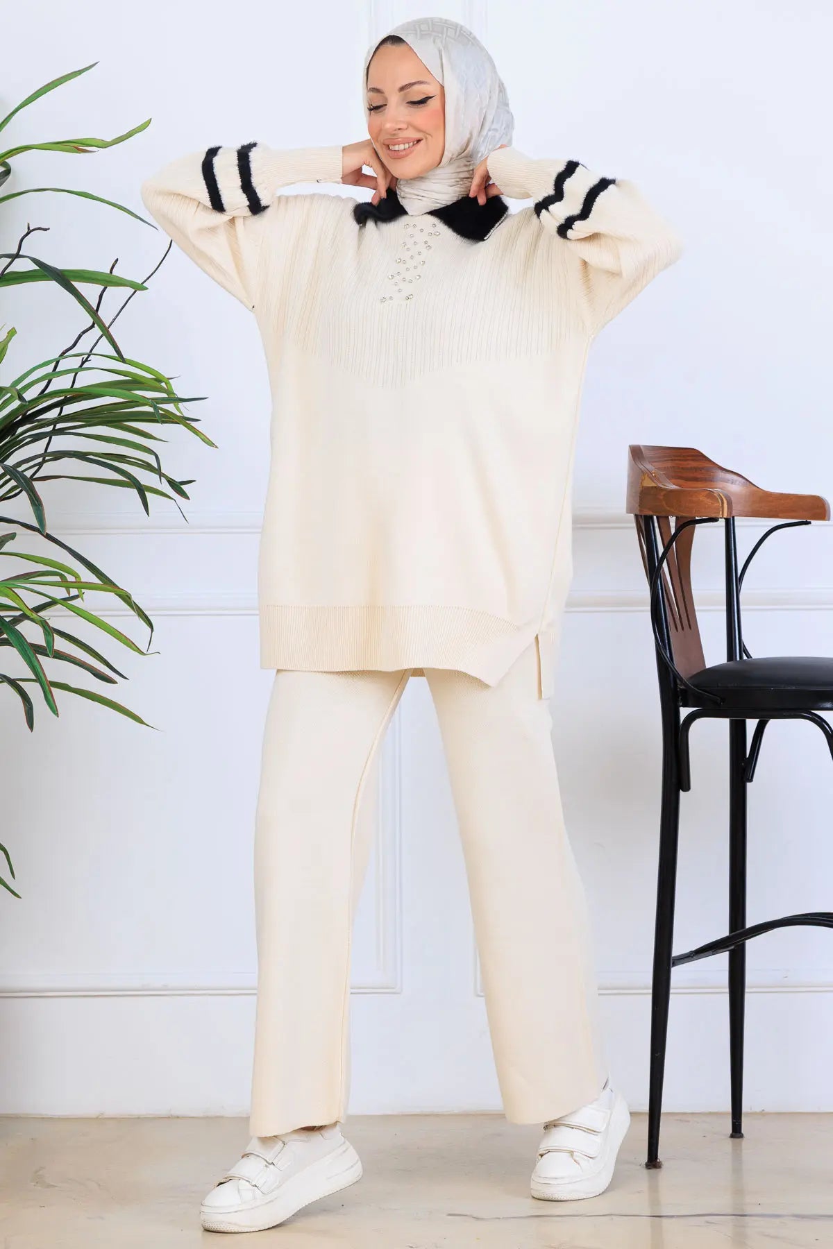 Stone-Embellished Knitwear Set, view 4