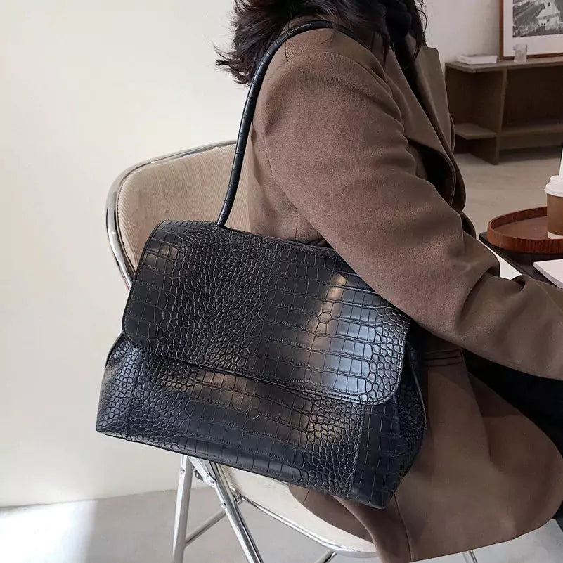 Alligator Pattern- Casual, Trendy & Stylish shoulder handbag, view 5