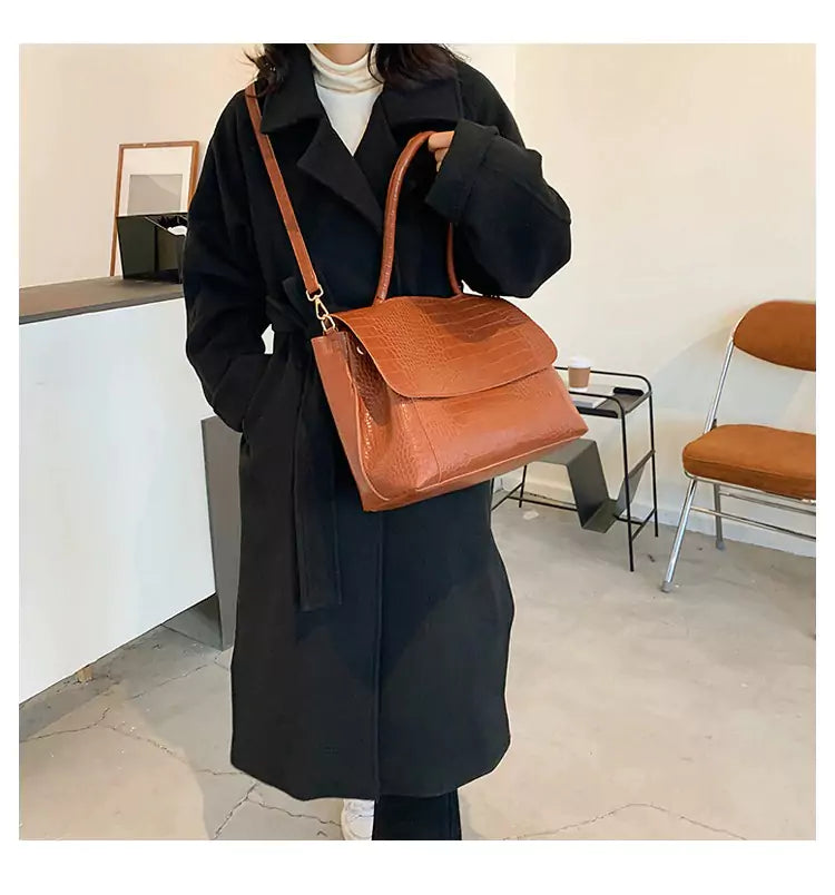Alligator Pattern- Casual, Trendy & Stylish shoulder handbag, view 7