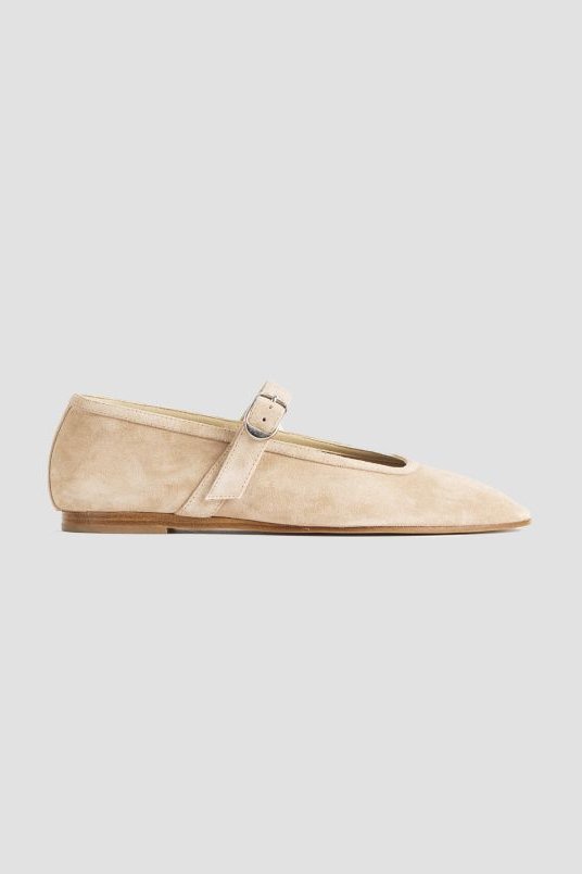 Le Monde Beryl Flat — Beige by Le Monde Beryl