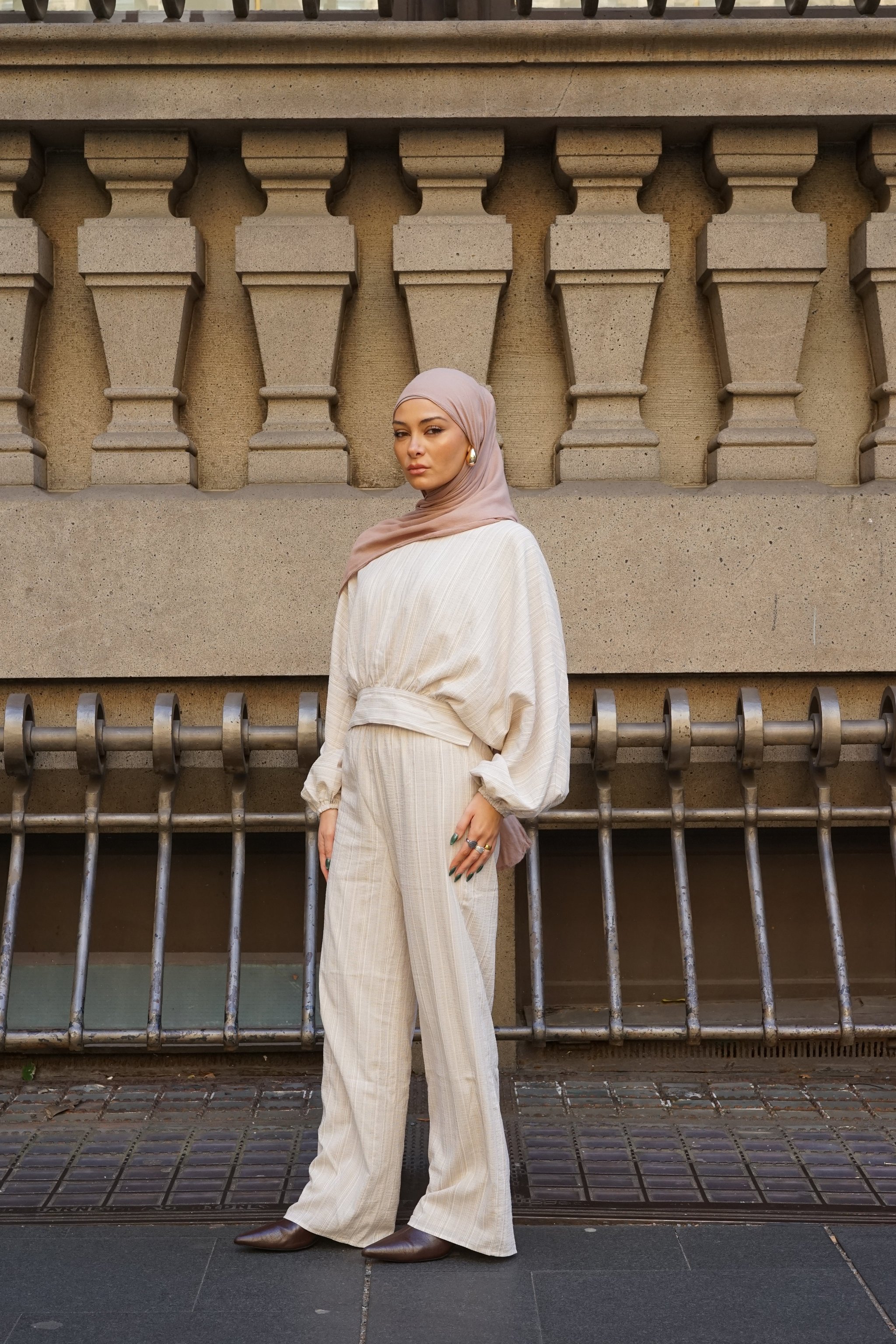 Lina Textured Hem Set Neutral, view 4
