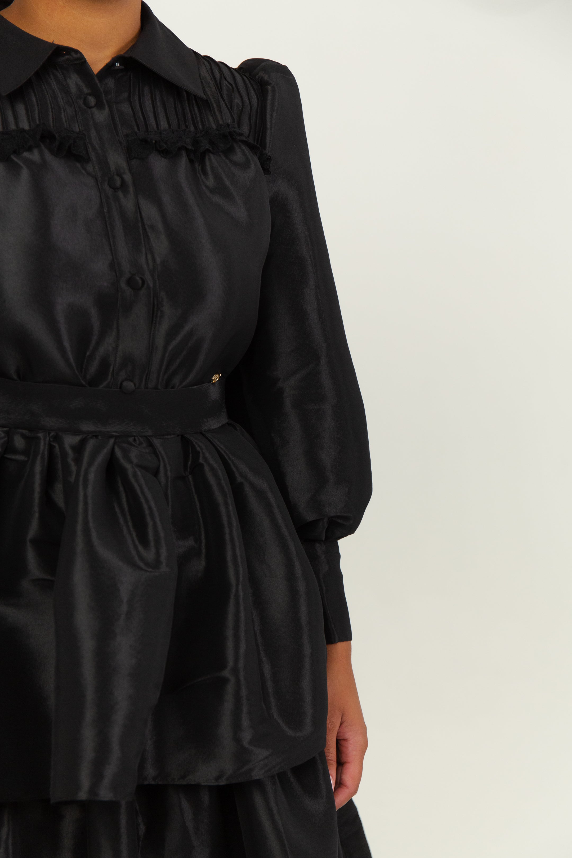 NORA - Robe chemise longue cascade en taffeta, view 5