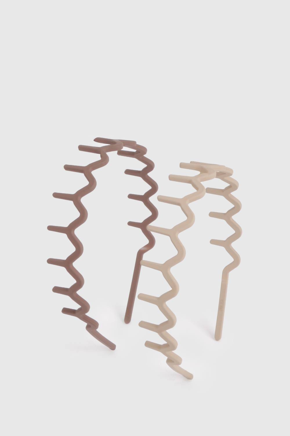 boohoo Women's 2 Pack Zig Zag Headbands in Beige by boohoo