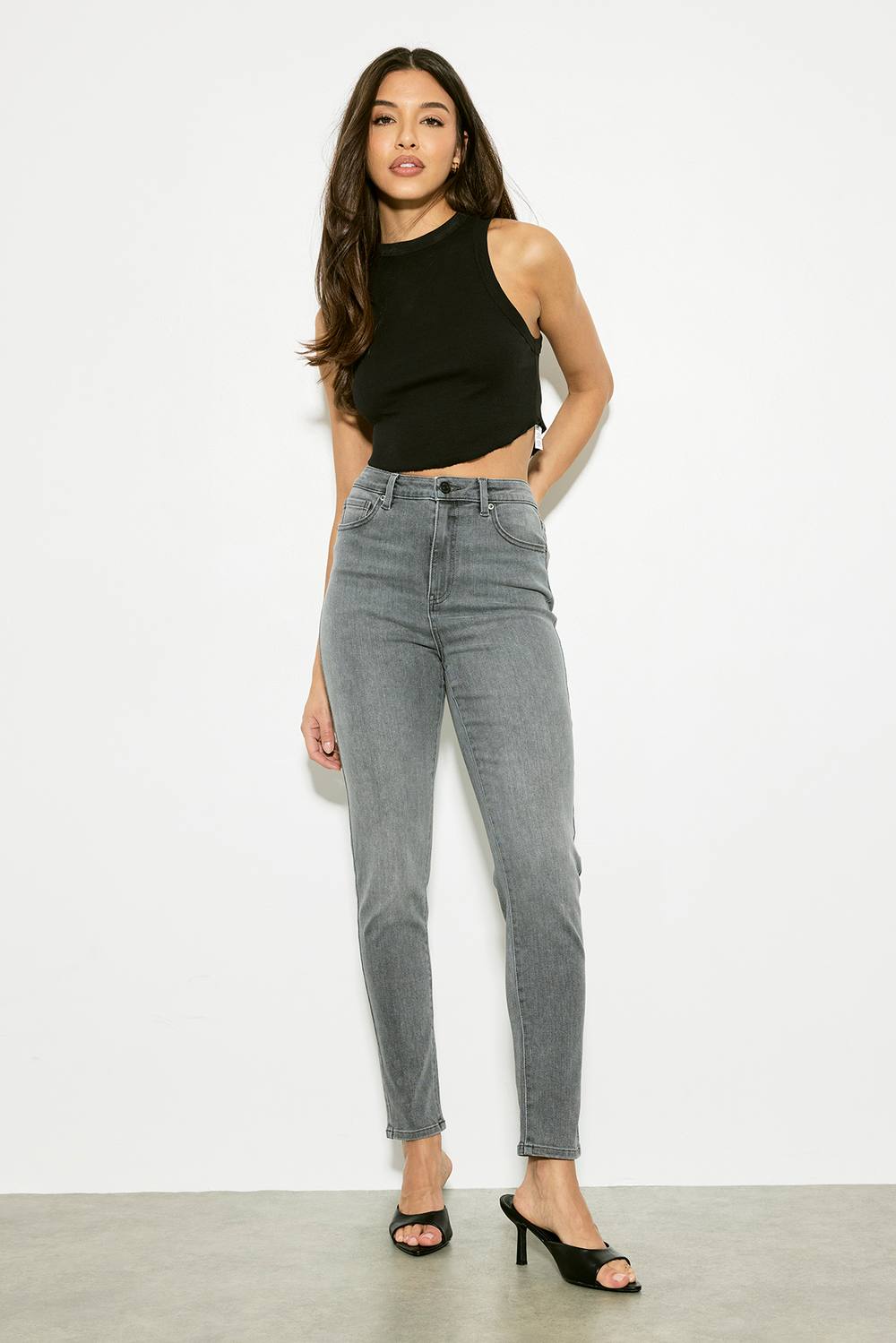 boohoo Women's Basics High Waist Skinny Jean in Greywash by boohoo