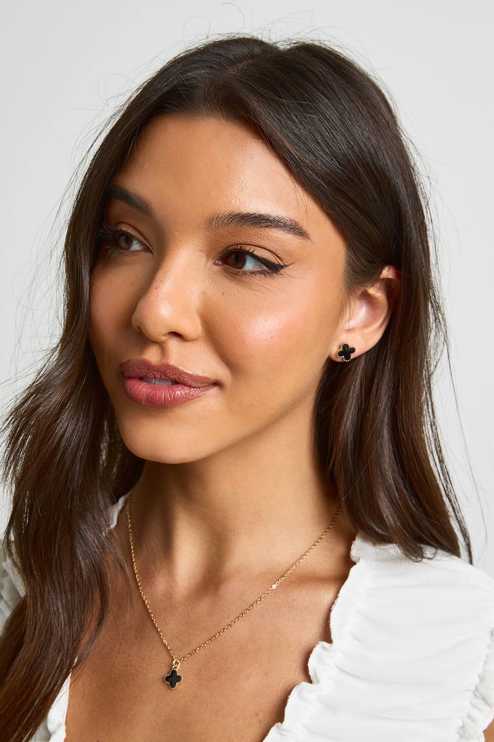 boohoo Women's Black Enamel Clover Stud Earrings & Necklace Jewellery Set in Gold by boohoo