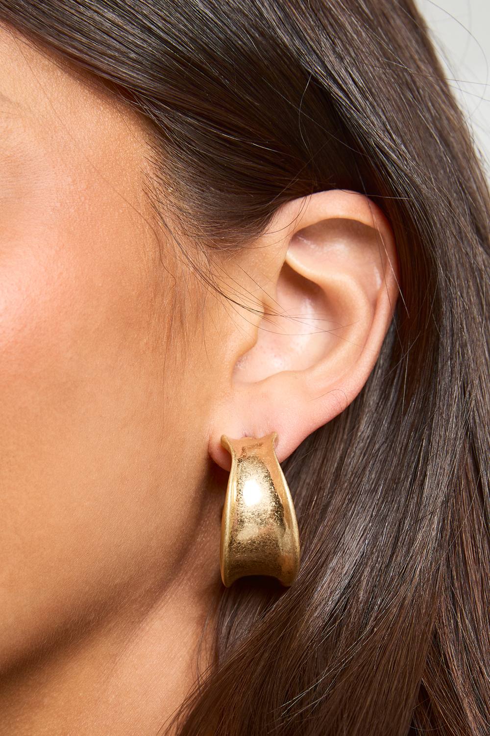 boohoo Women's Brushed Gold Abstract Hoop Earrings by boohoo