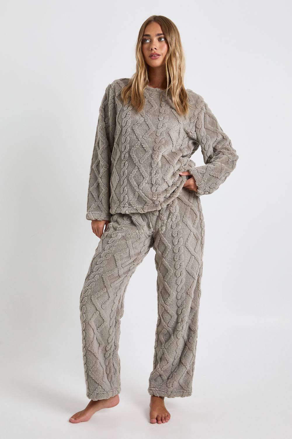 boohoo Women's Cable Knit Fleece Jumper & Trousers Lounge Set in Grey by boohoo