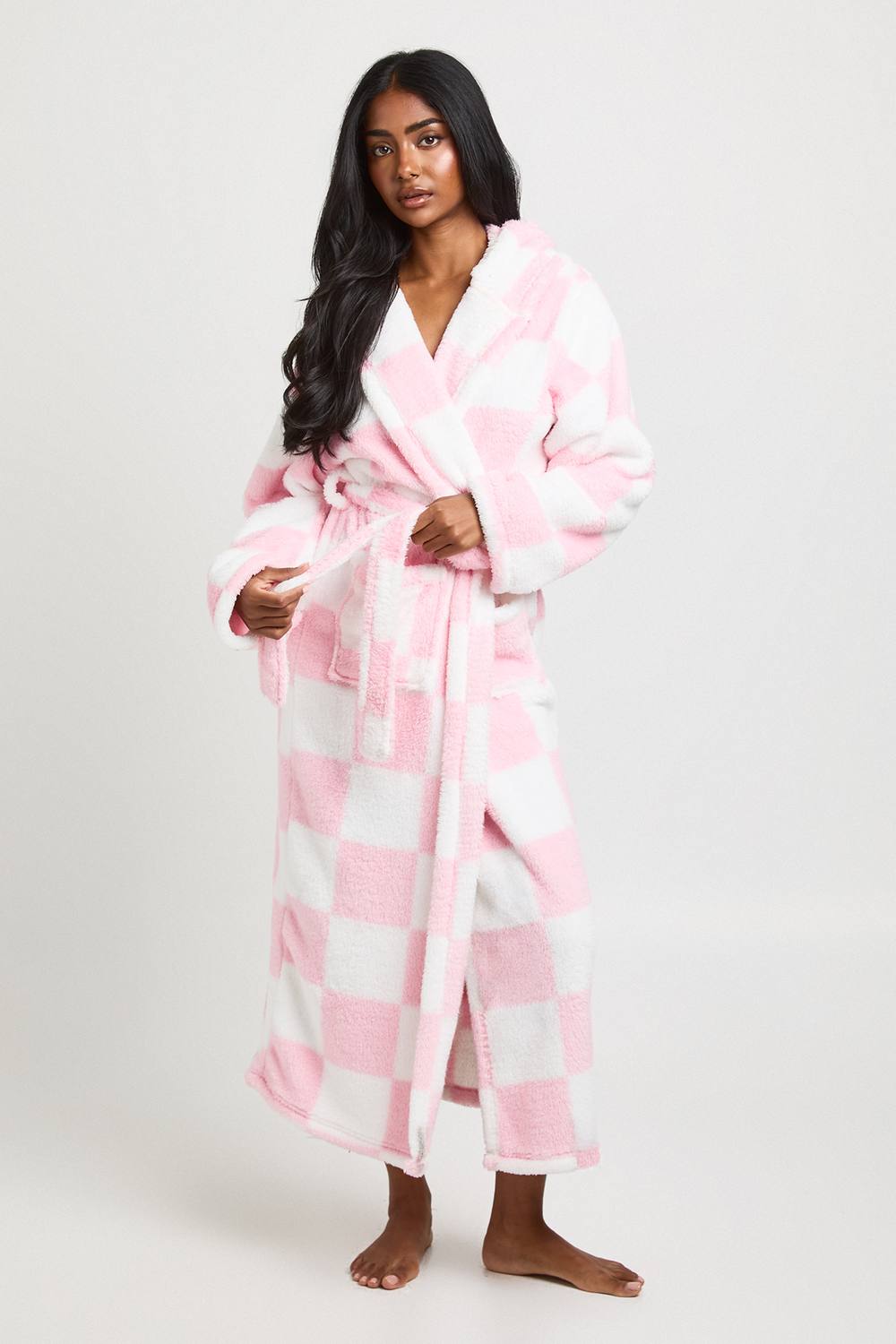 boohoo Women's Checkerboard Fleece Hooded Long Dressing Gown in Light Pink by boohoo