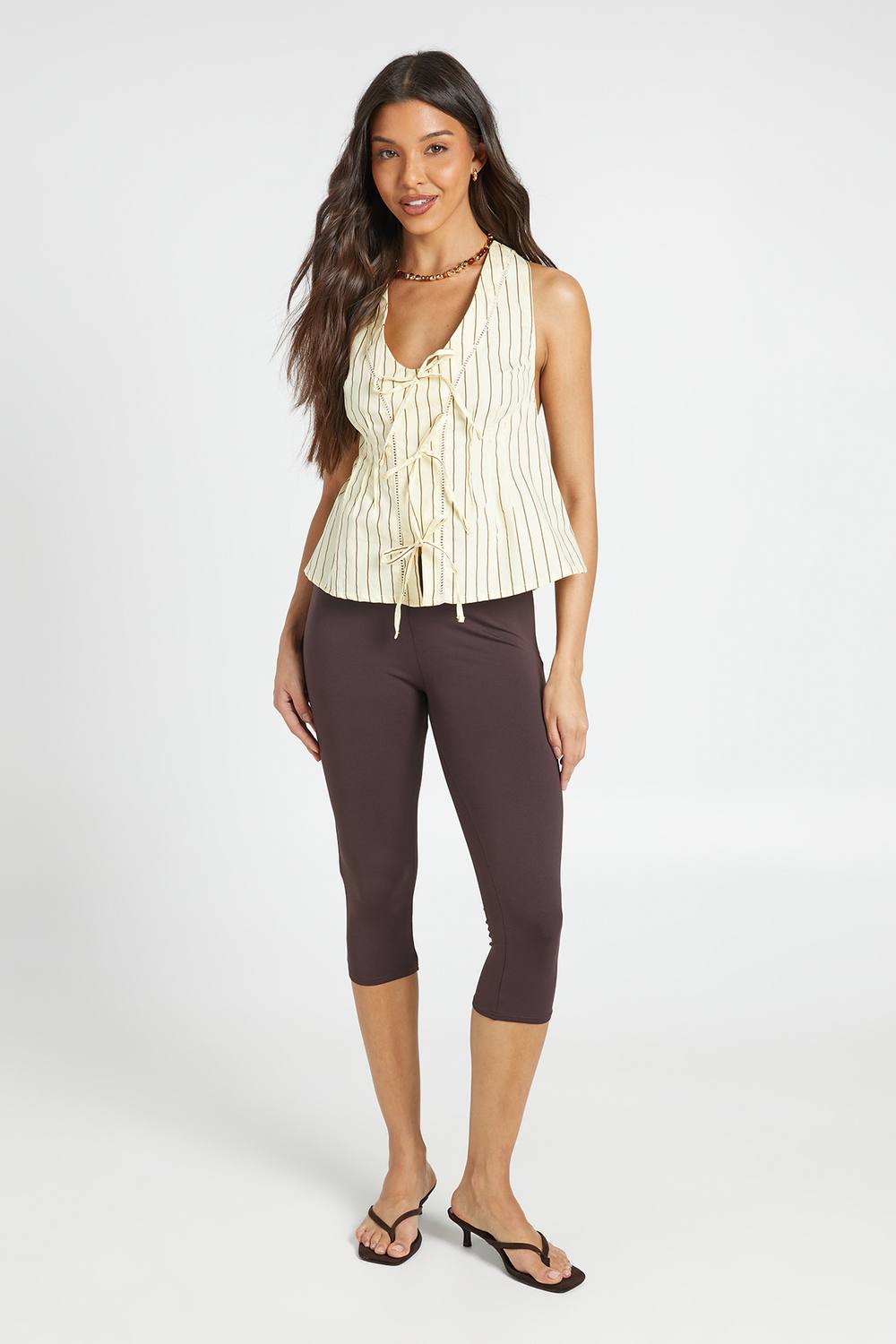 boohoo Women's Cotton Touch Mid Rise Capri in Chocolate by boohoo