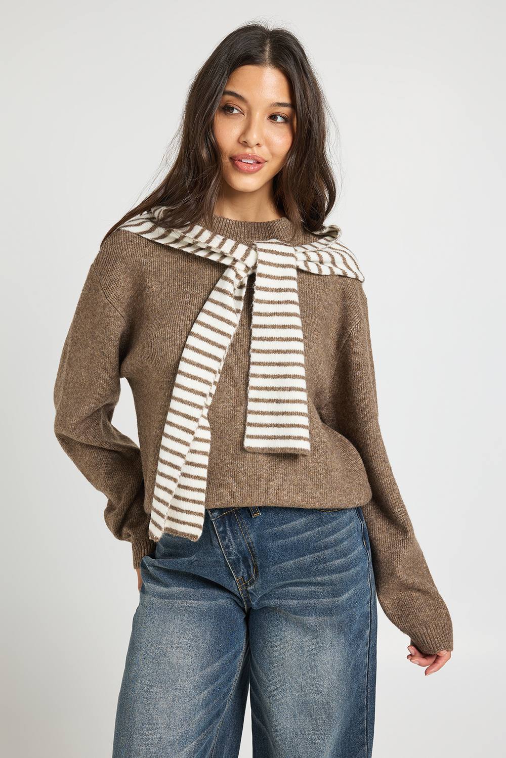 boohoo Women's Crew Neck Knitted Jumper & Stripe Triangle Scarf in Mocha by boohoo