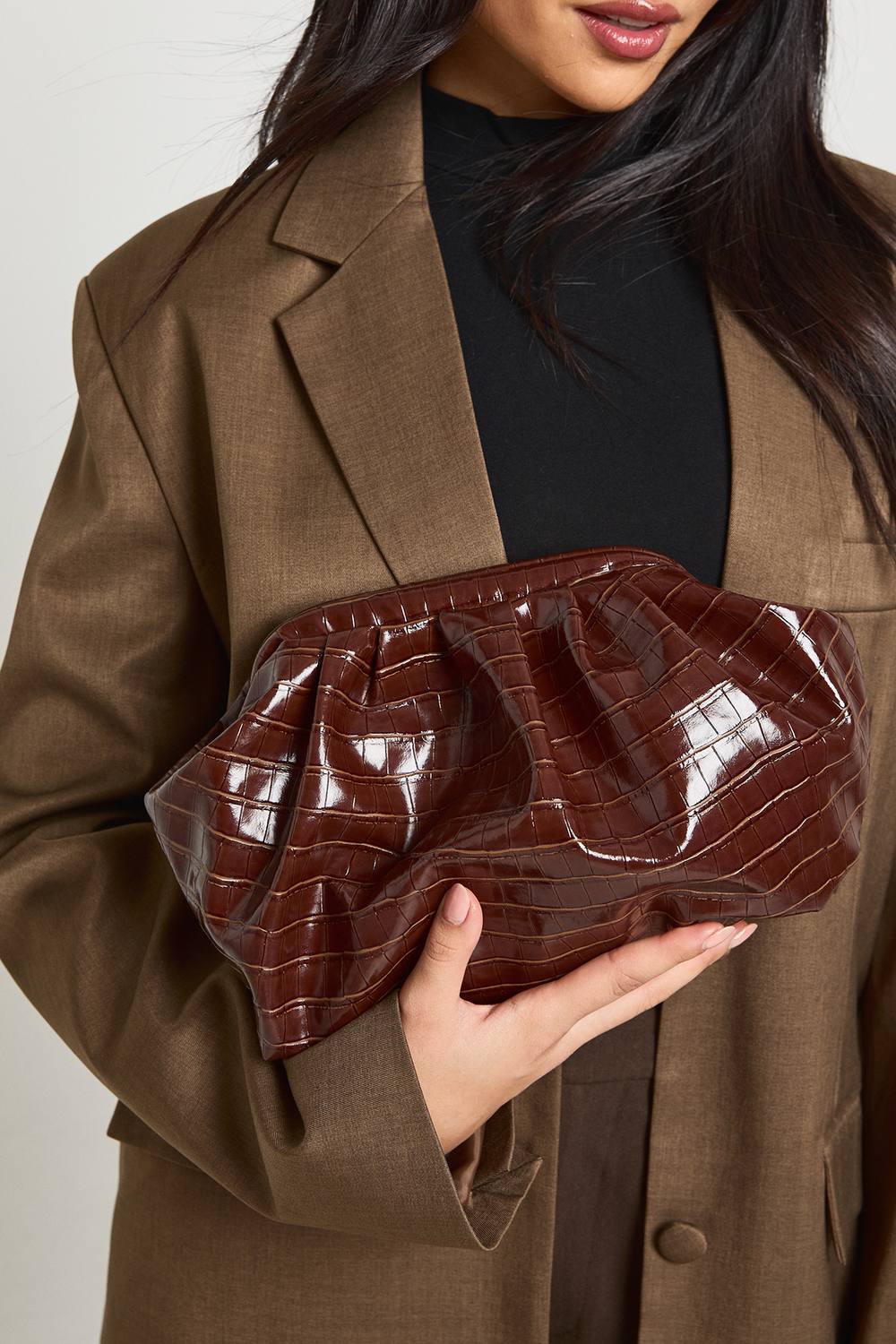 boohoo Women's Croc Detail Slouchy Clutch Bag in Chocolate by boohoo