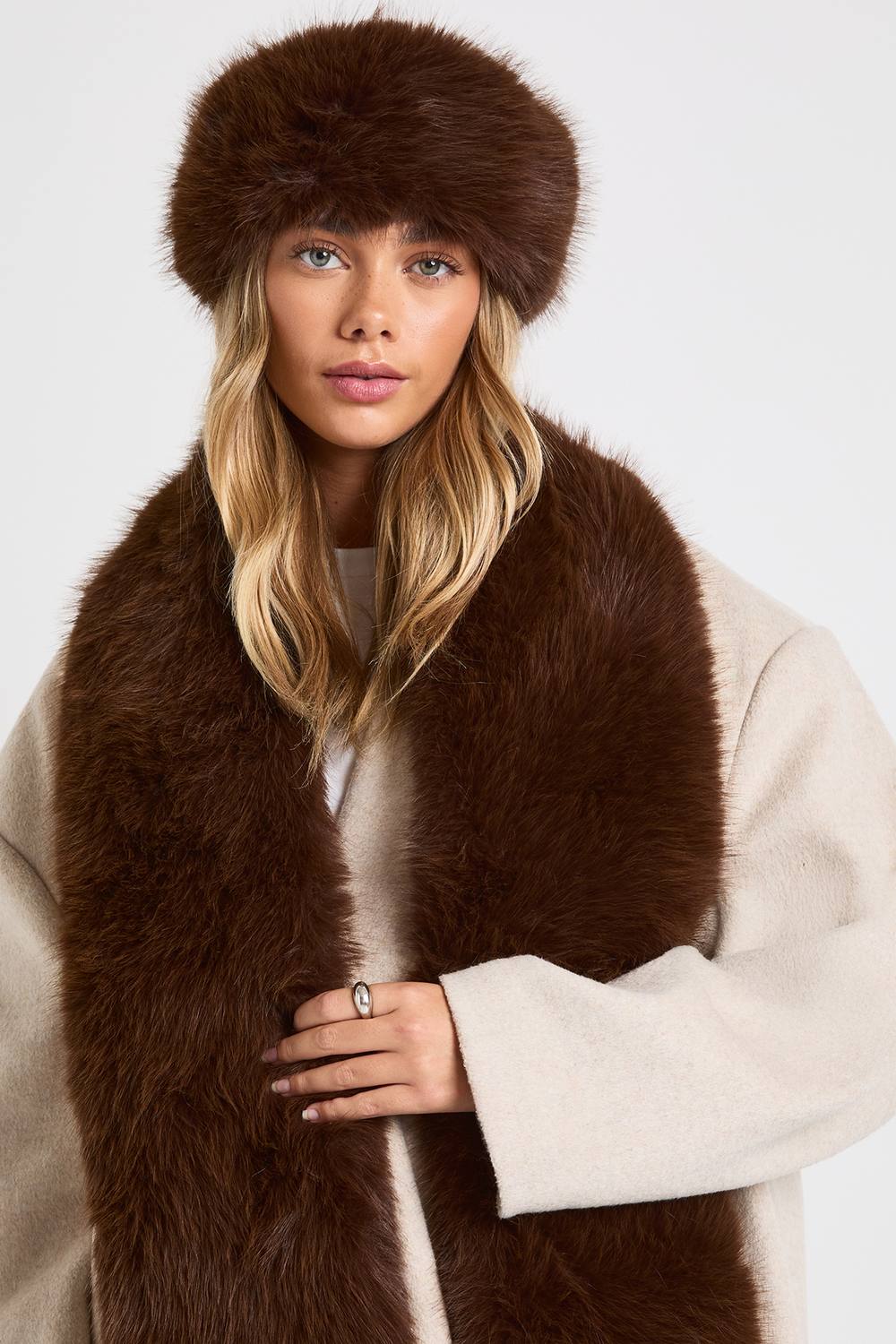 boohoo Women's Faux Fur Headband in Chocolate by boohoo