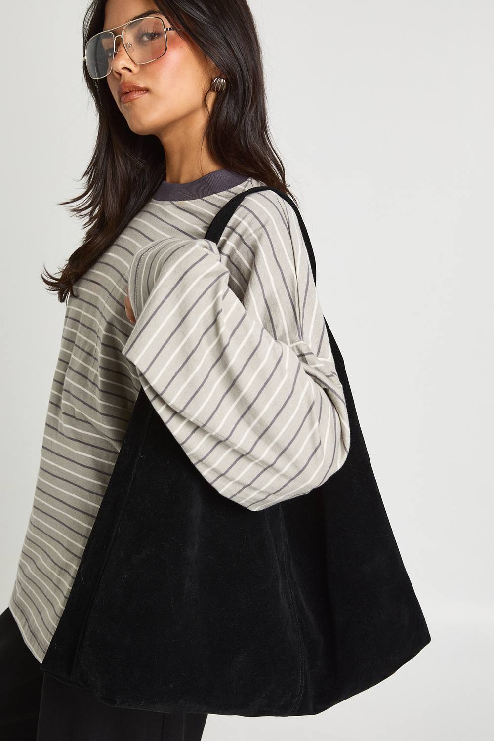boohoo Women's Faux Suede Tote Bag in Black by boohoo