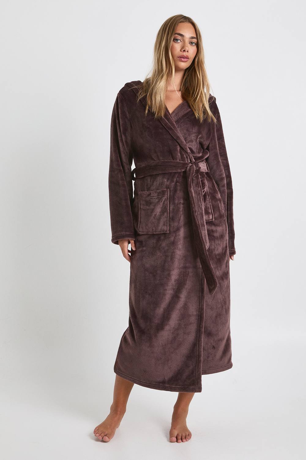 boohoo Women's Fleece Hooded Long Dressing Gown in Chocolate by boohoo