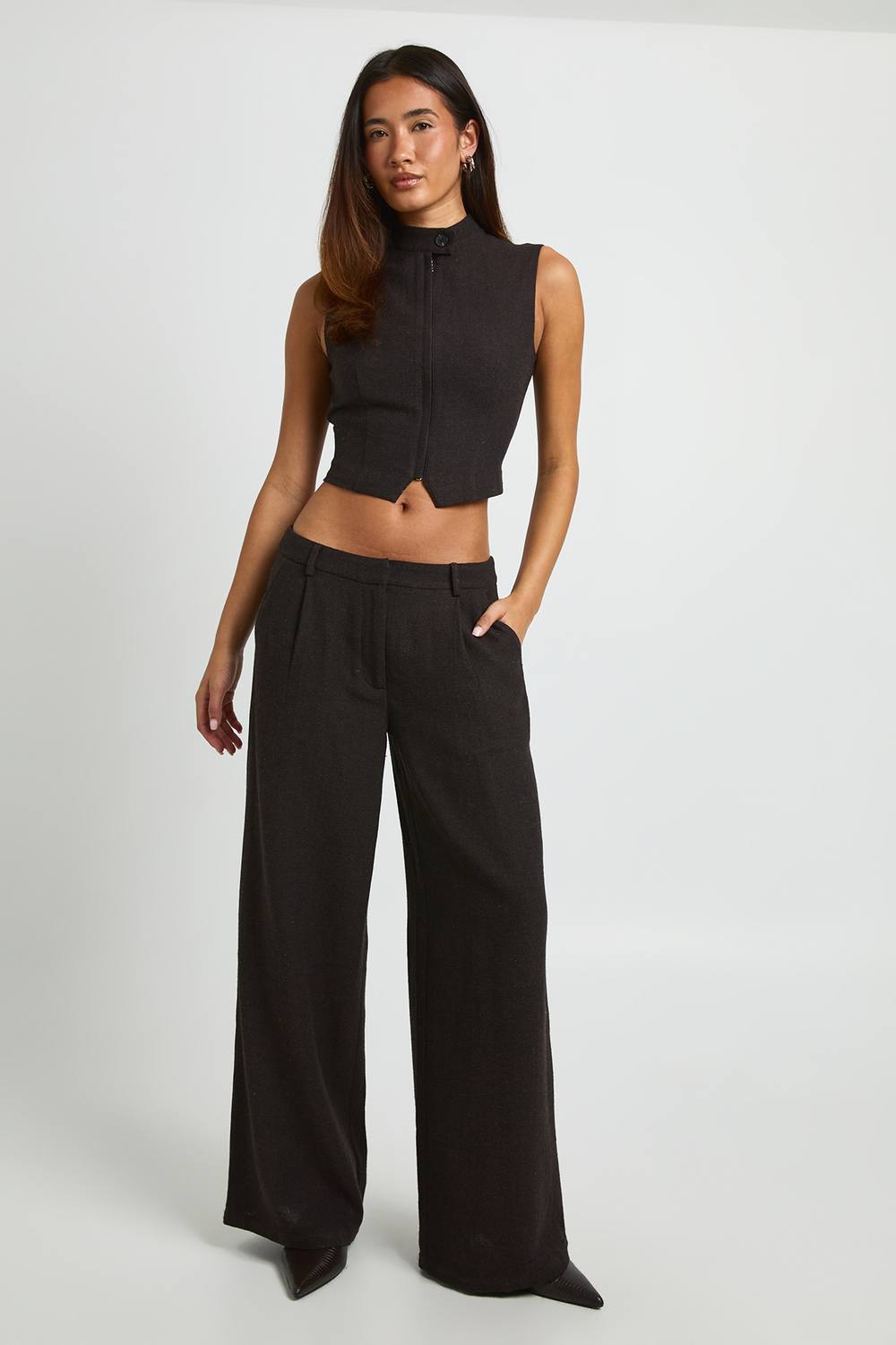 boohoo Women's Herringbone Pleated Wide Leg Trousers in Chocolate by boohoo