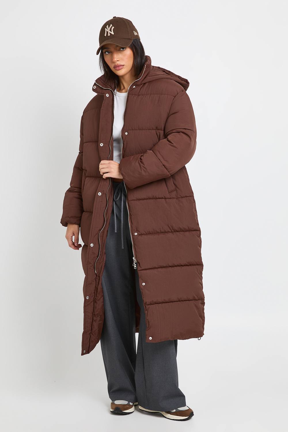 boohoo Women's Hooded Maxi Puffer Jacket in Chocolate by boohoo