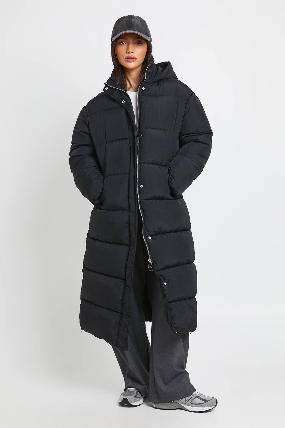 boohoo Women's Hooded Maxi Puffer Jacket in Black by boohoo