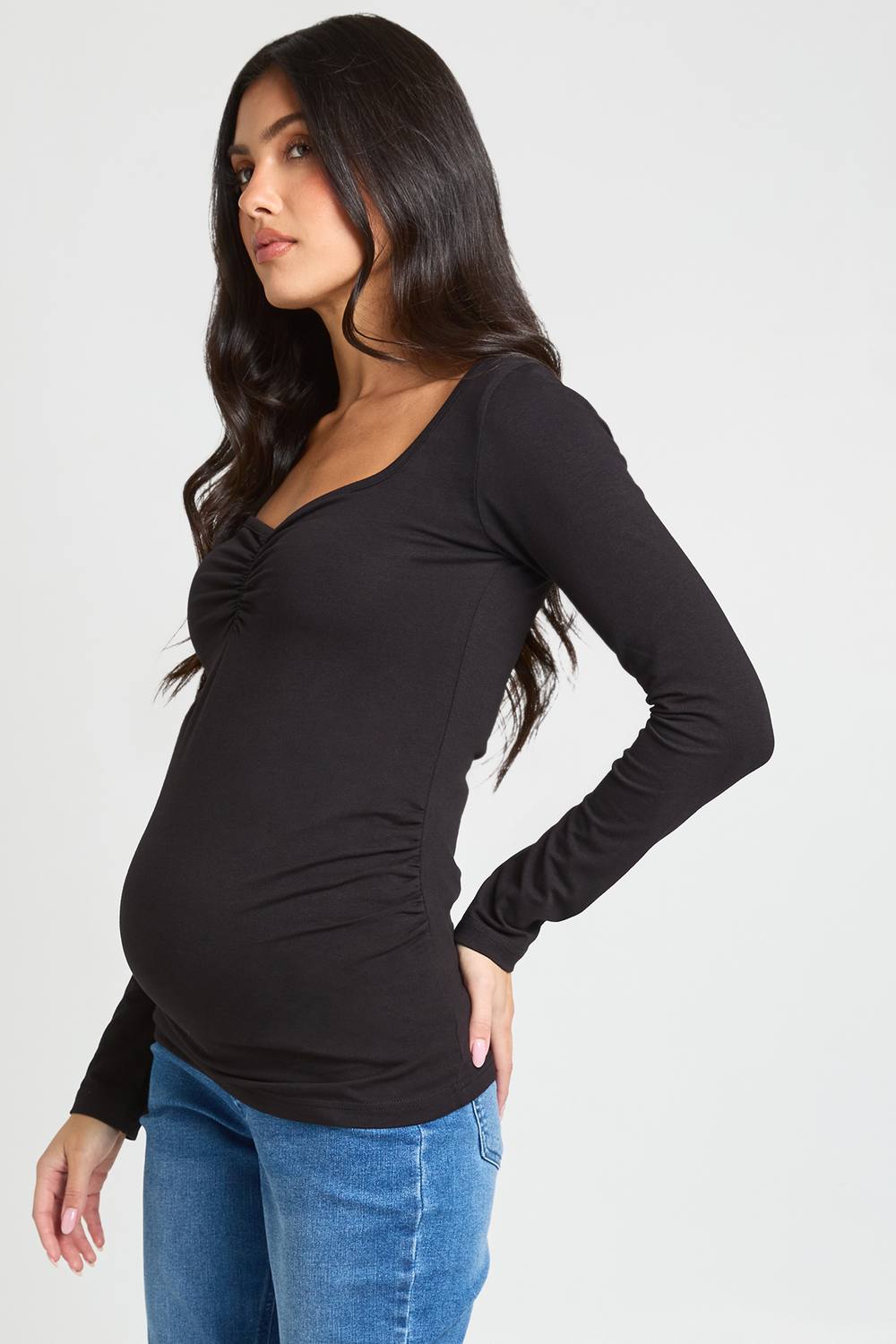 boohoo Women's Maternity Basic Ruched Detail Long Sleeve Fitted Longline Top in Black by boohoo