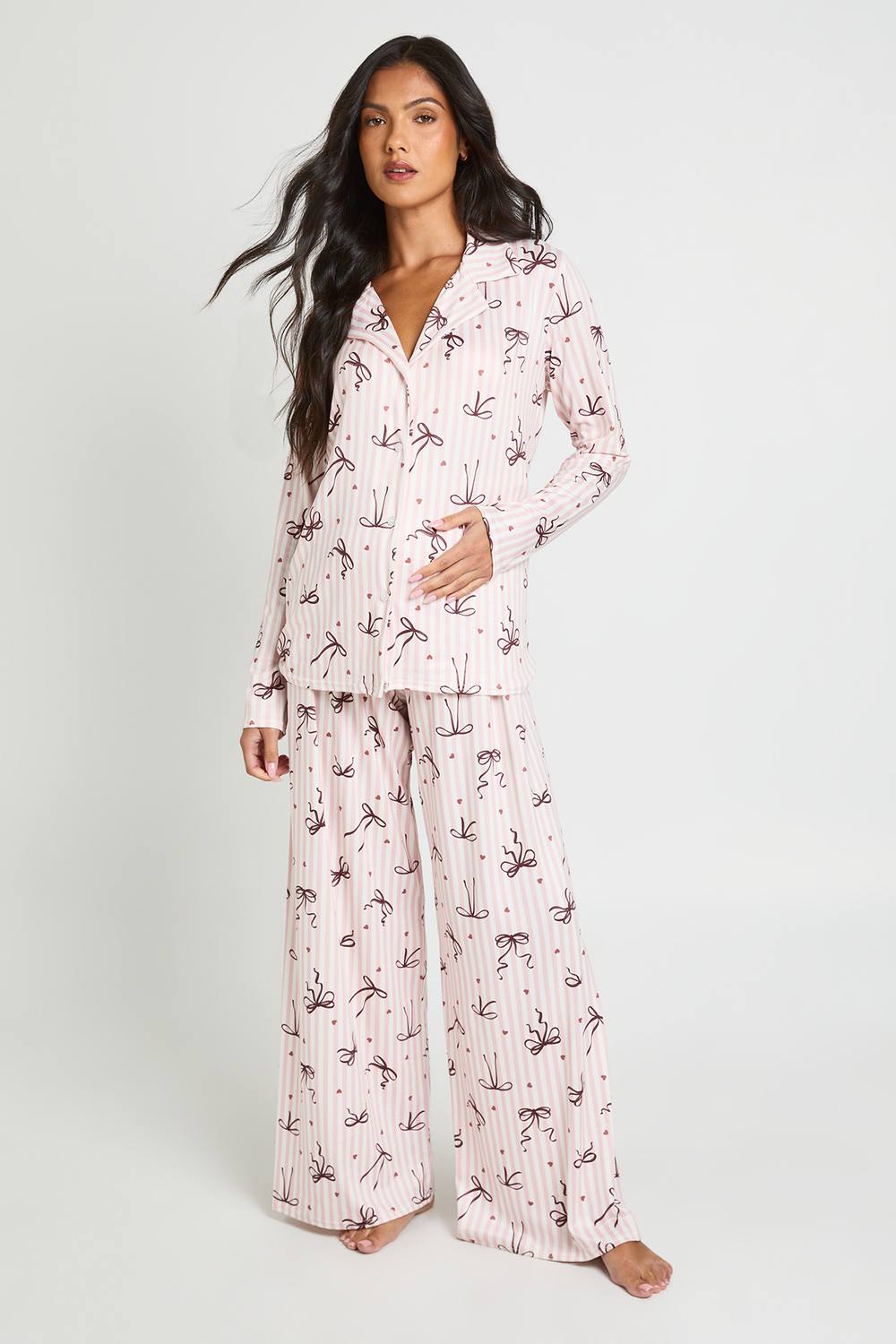 boohoo Women's Maternity Bow Print Long Sleeve Shirt & Trouser Pyjama Set in Baby Pink by boohoo
