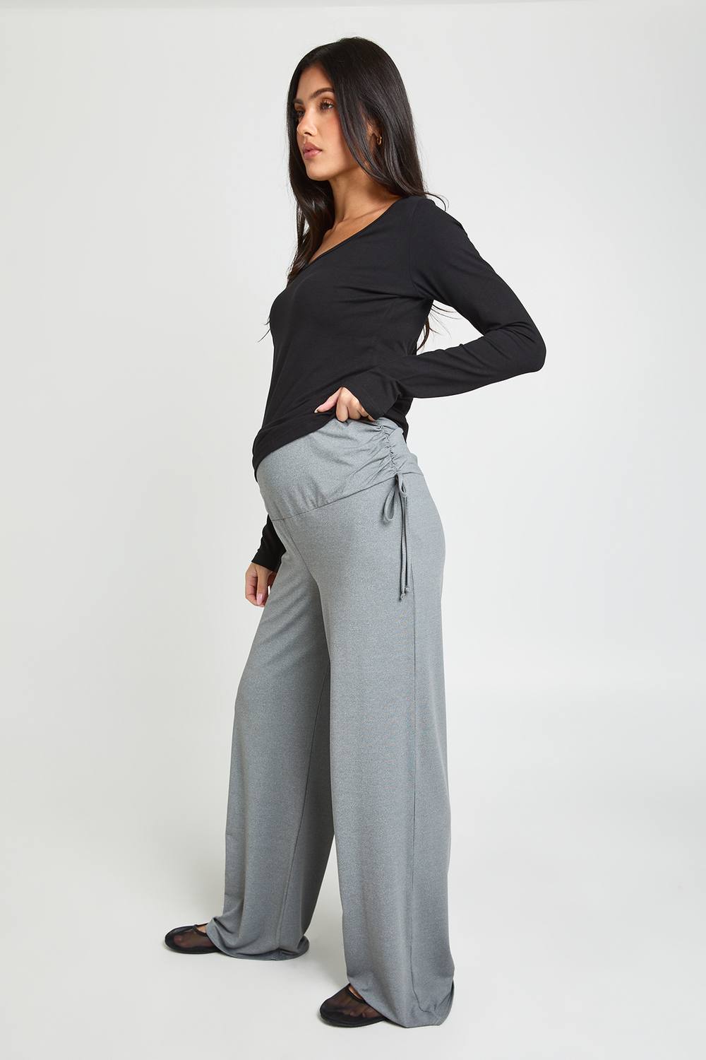 boohoo Women's Maternity Ruched Side Wide Leg Trouser in Grey by boohoo