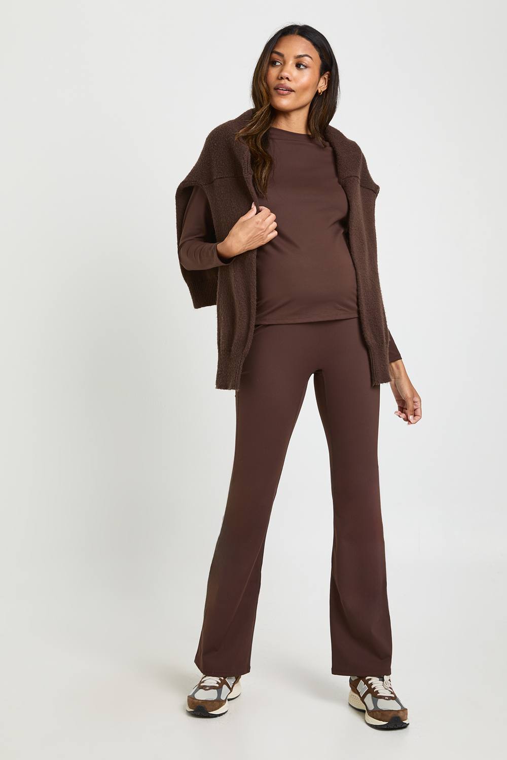 boohoo Women's Maternity Supersoft Sculpt Bump Support Yoga Flares in Coffee by boohoo