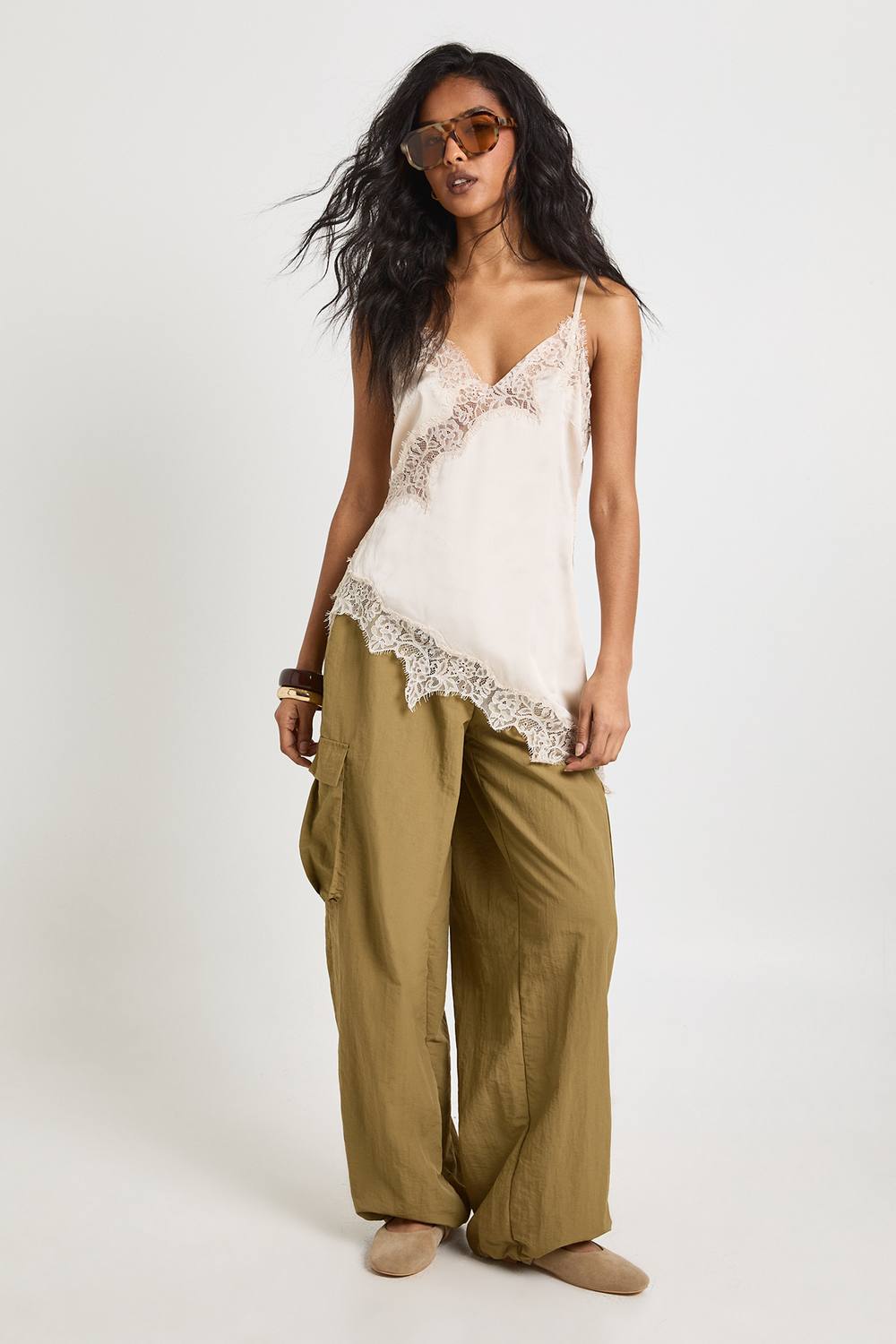 boohoo Women's Nylon Parachute Trousers in Khaki by boohoo