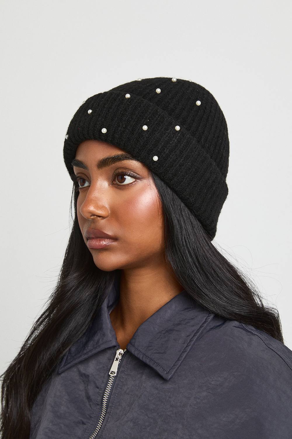 boohoo Women's Pearl Detail Fluffy Rib Beanie in Black by boohoo