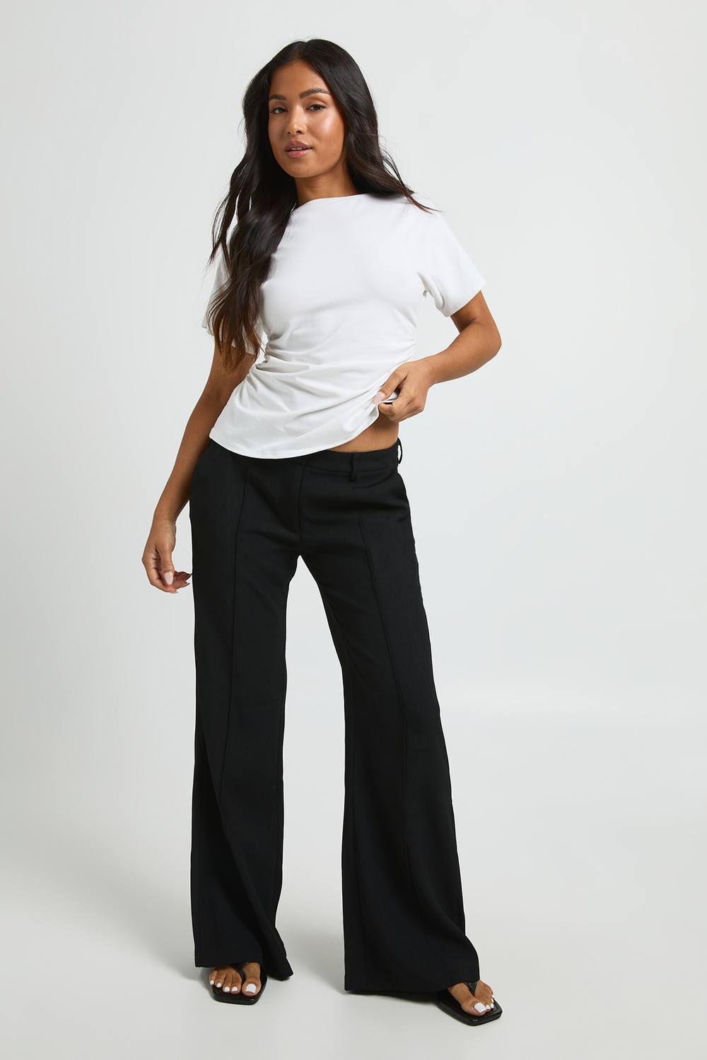 boohoo Women's Petite Skinny Tailored Flares Trouser in Black by boohoo