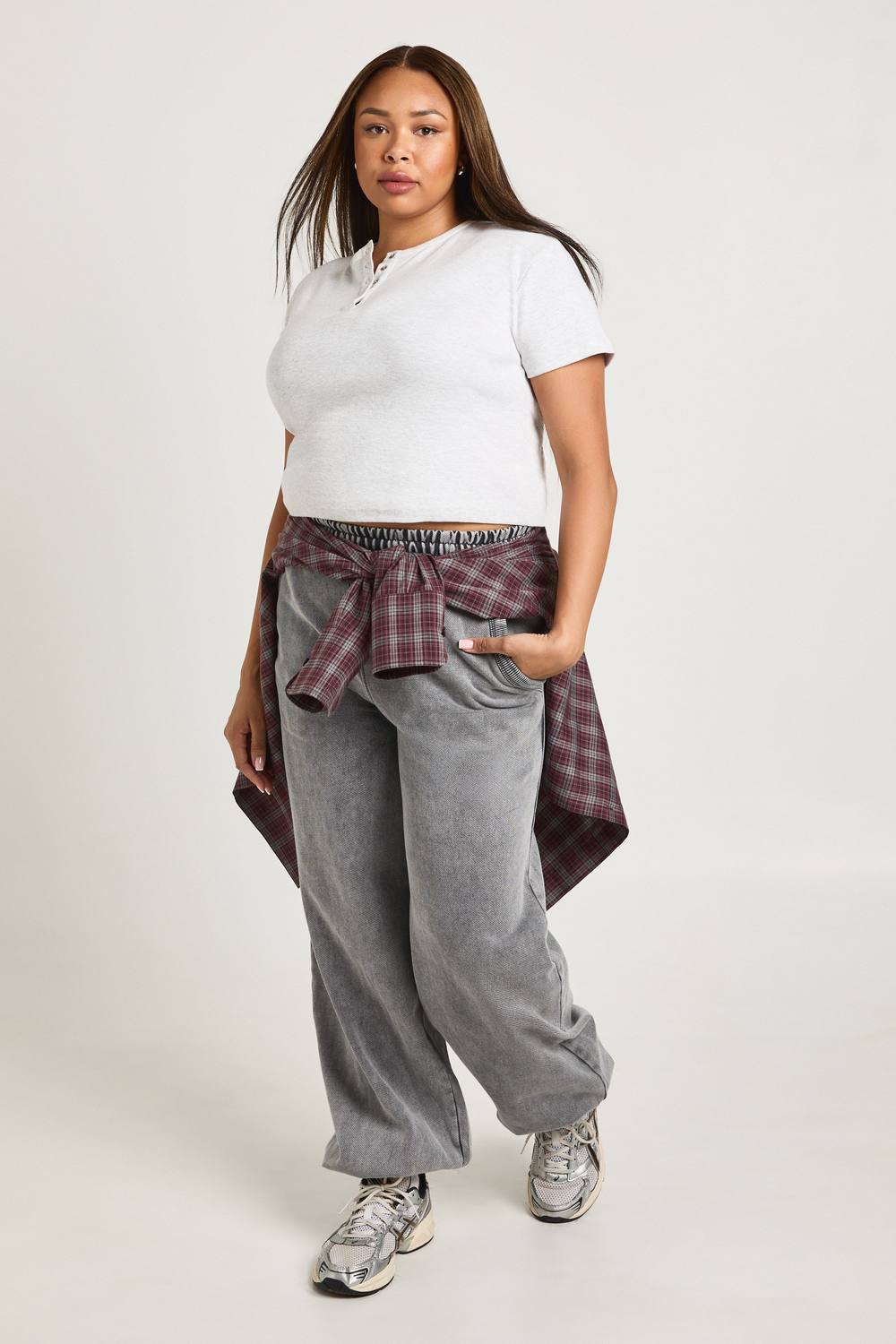 boohoo Women's Plus Acid Washed Wide Leg Cargo Joggers Pants in Charcoal by boohoo
