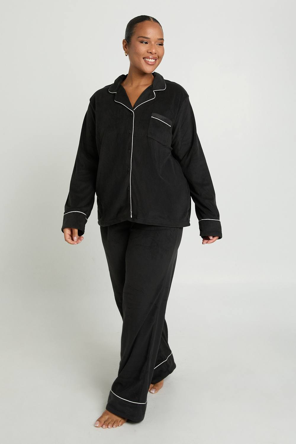 boohoo Women's Plus Baby Fleece Piping Detail Long Sleeve Shirt & Trousers Pyjama Set in Black by boohoo