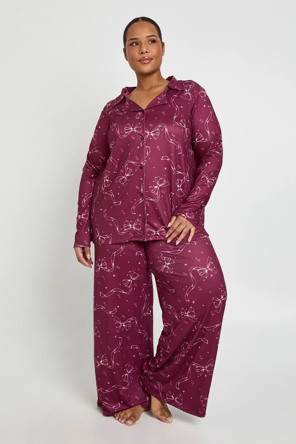 boohoo Women's Plus Bow Print Long Sleeve Shirt & Trouser Pyjama Set in Burgundy by boohoo