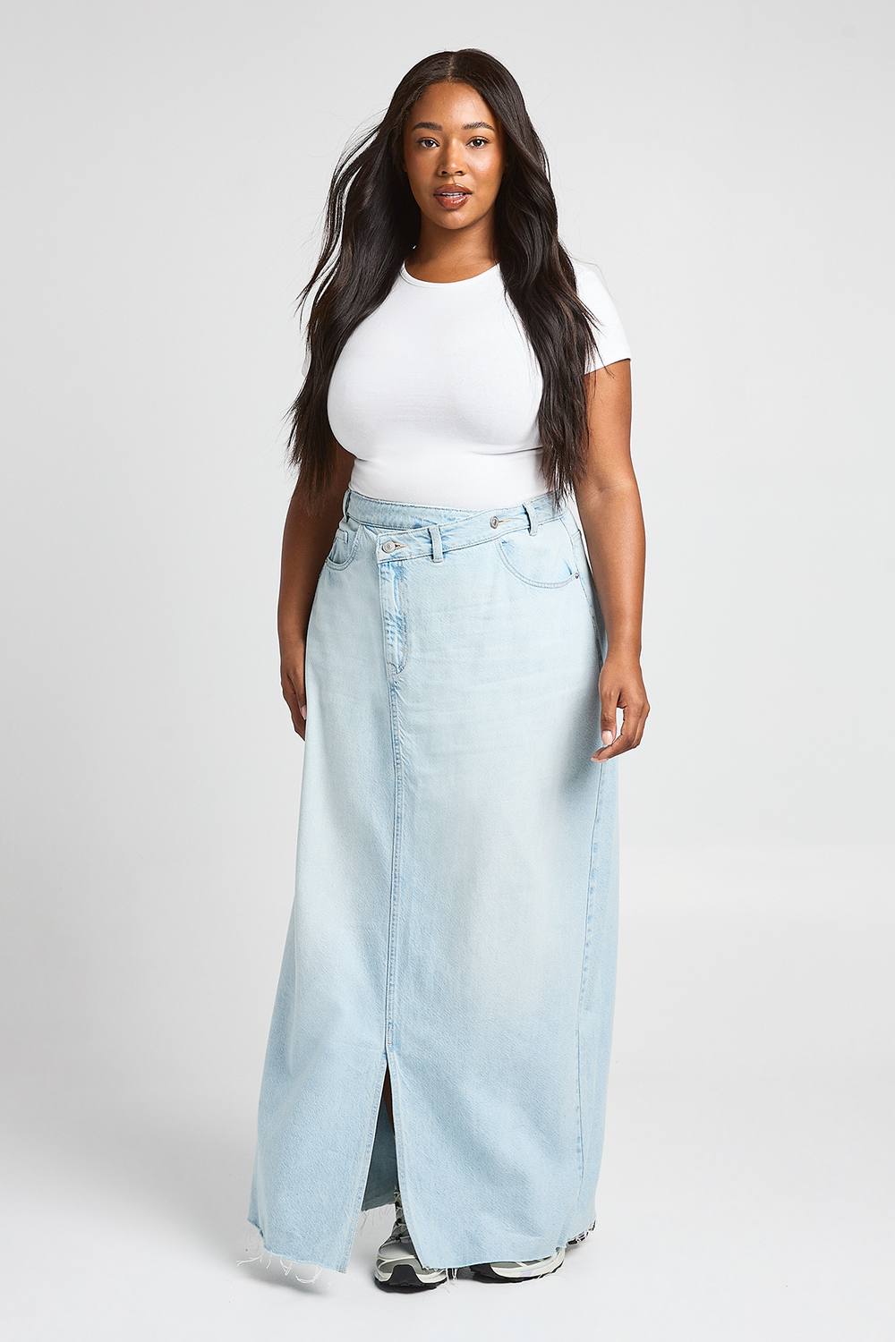 boohoo Women's Plus Cross Waistband Midi Skirt in Bleach Wash by boohoo