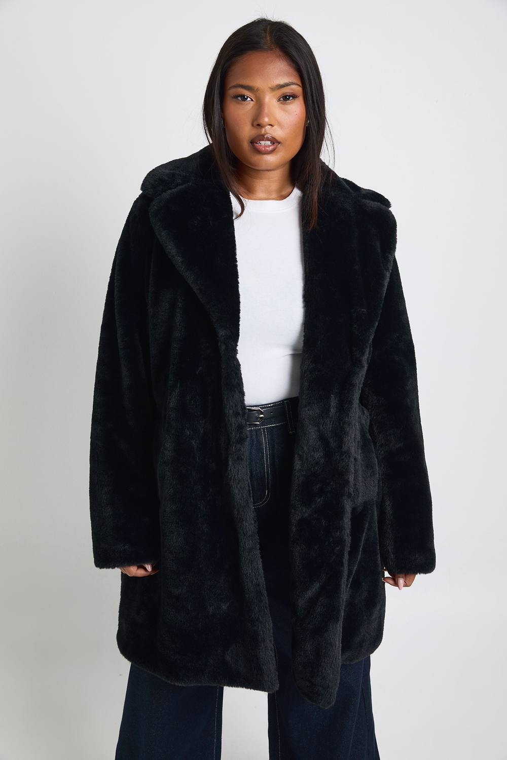 boohoo Women's Plus Longline Faux Fur Jacket in Black by boohoo