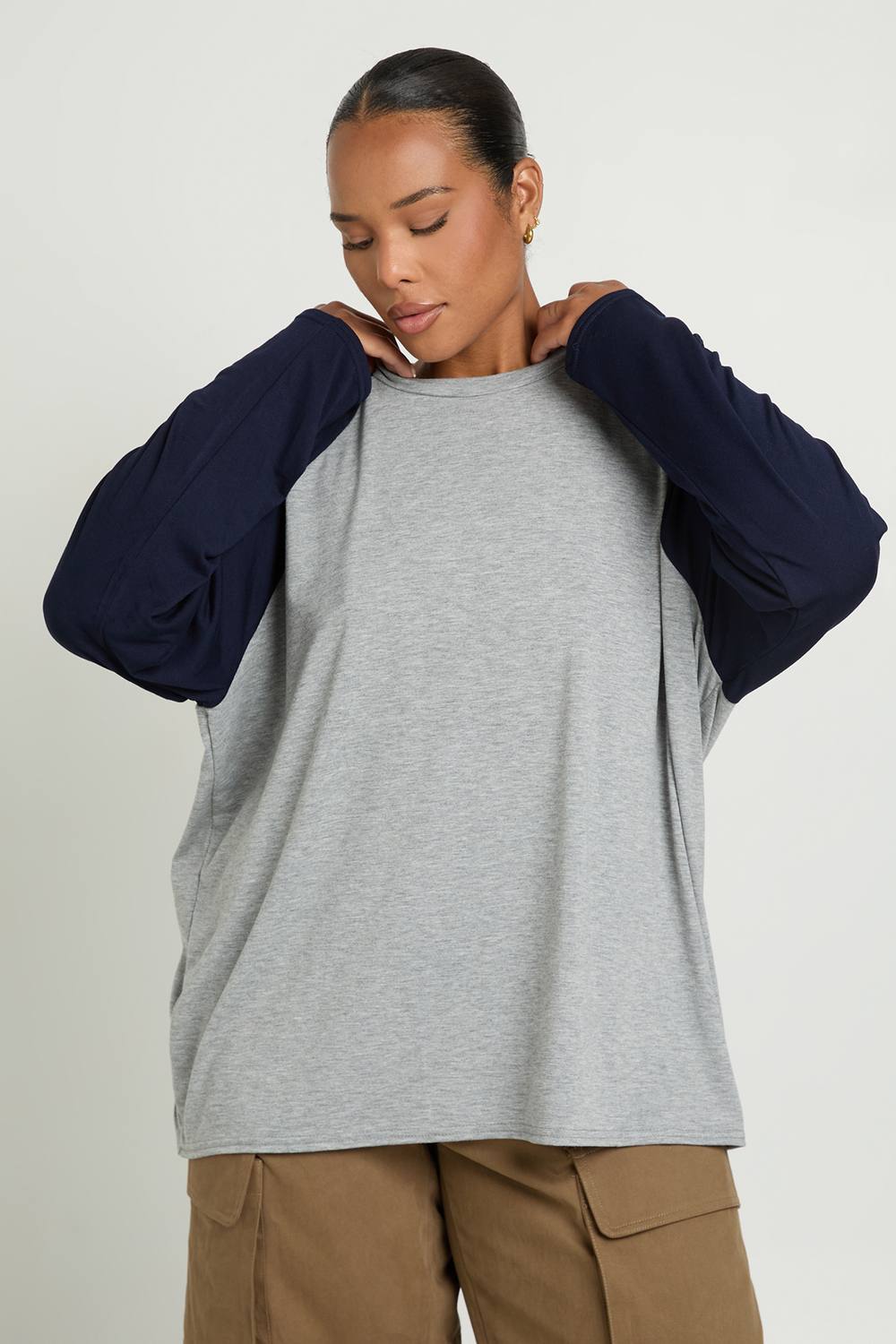 boohoo Women's Plus Oversized Raglan Oversized Long Sleeve T-Shirt in Navy by boohoo