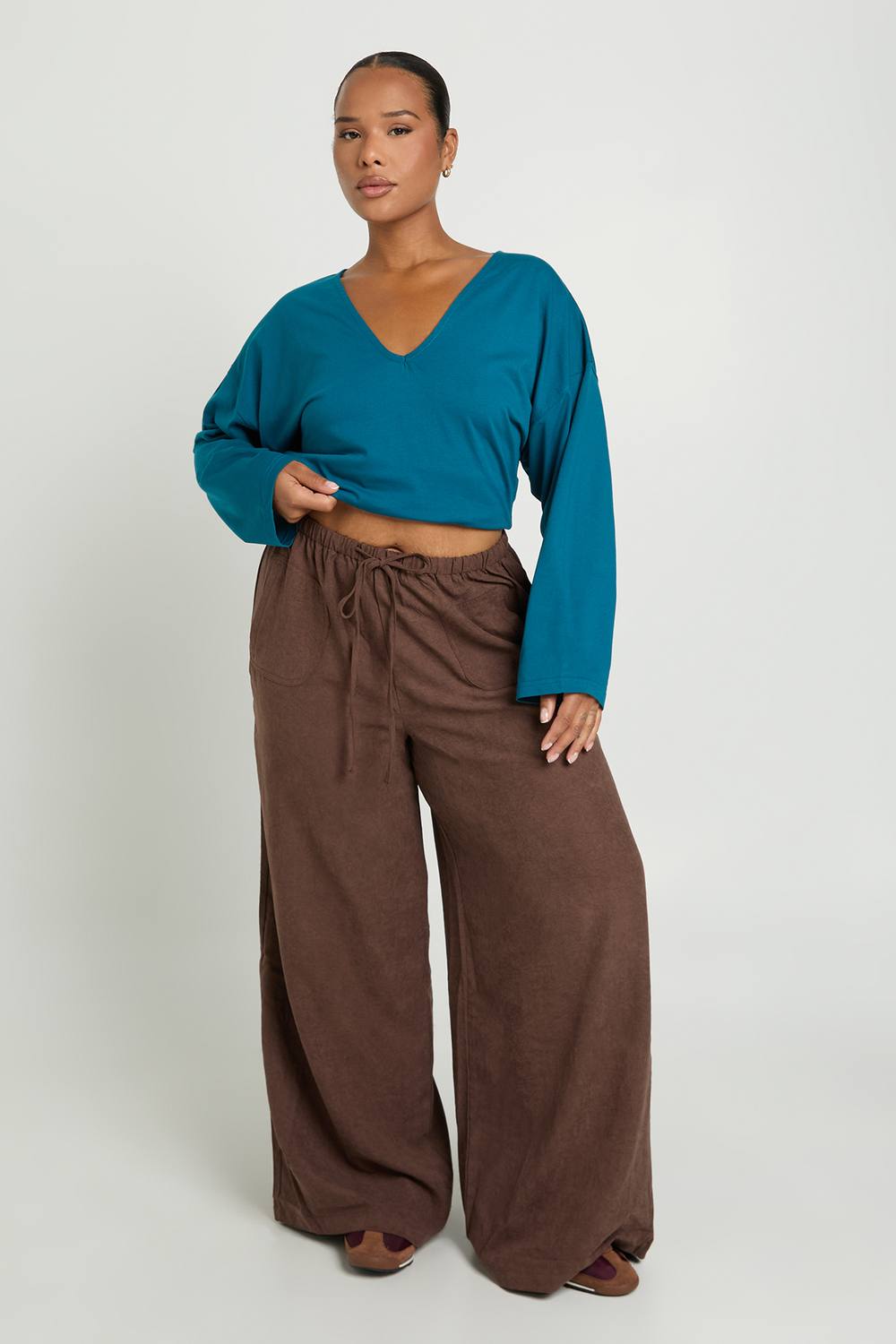 boohoo Women's Plus Peached Wide Leg Trouser in Chocolate by boohoo