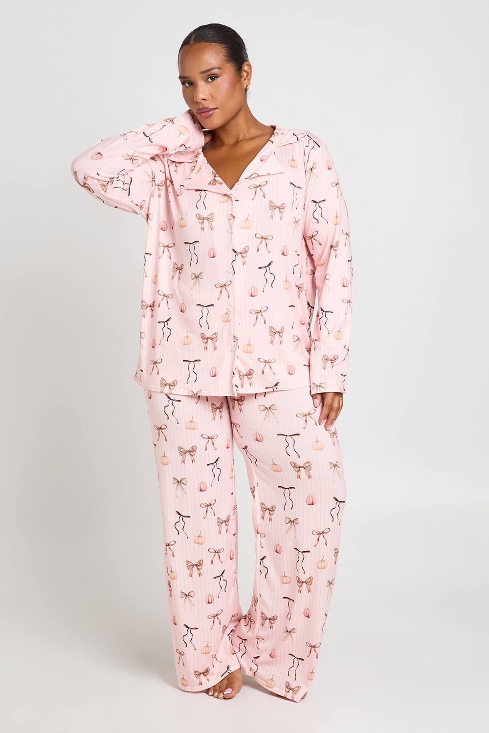 boohoo Women's Plus Pumpkin & Bow Long Sleeve Shirt & Trouser Pyjama Set in Pink by boohoo