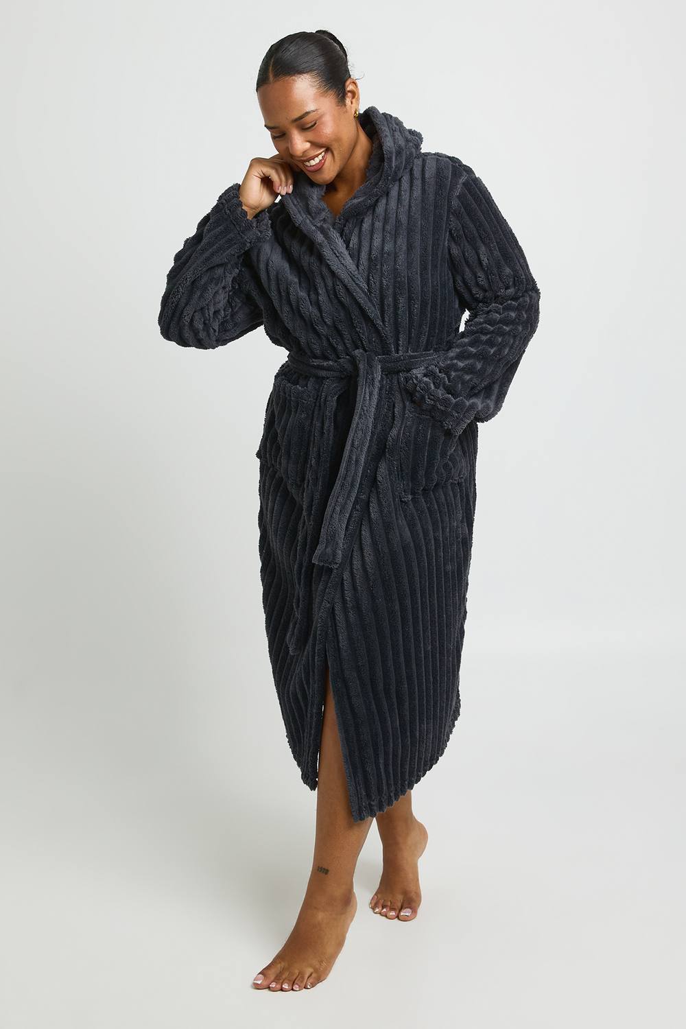 boohoo Women's Plus Ribbed Fleece Hooded Long Dressing Gown in Charcoal by boohoo